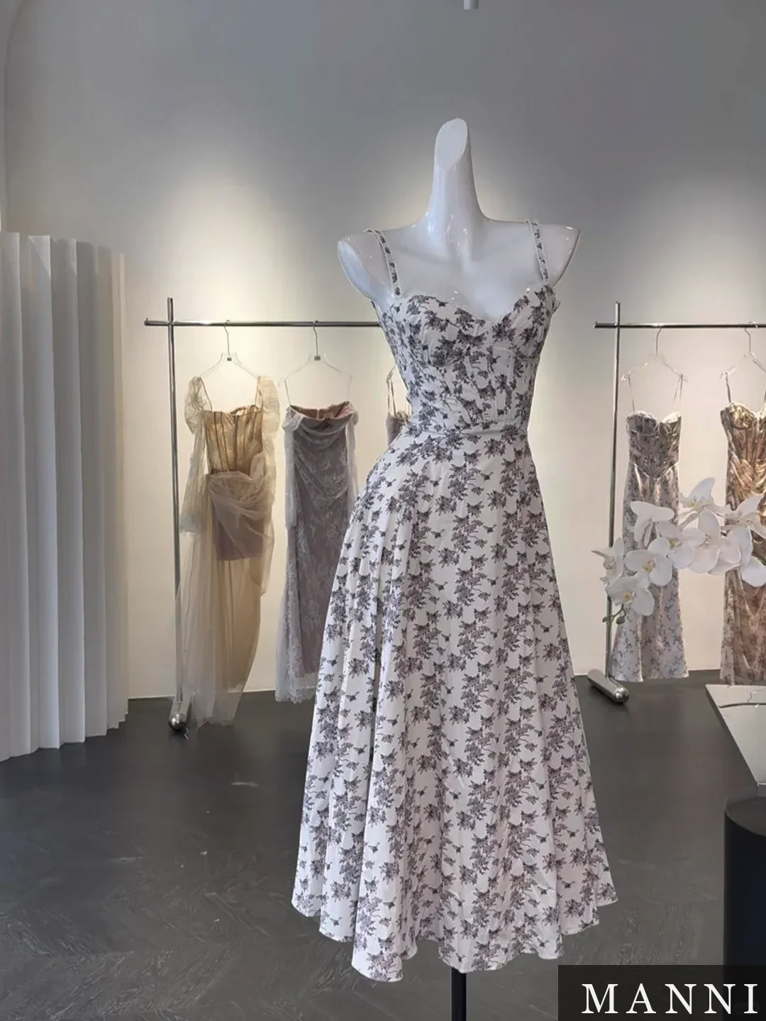 Riviera Floral Maxi · M1148