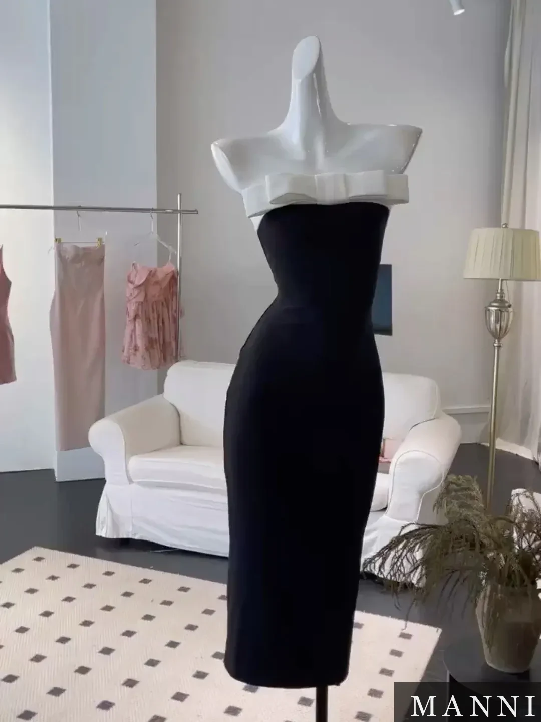 Vintage Hepburn Bow Dress · M9448
