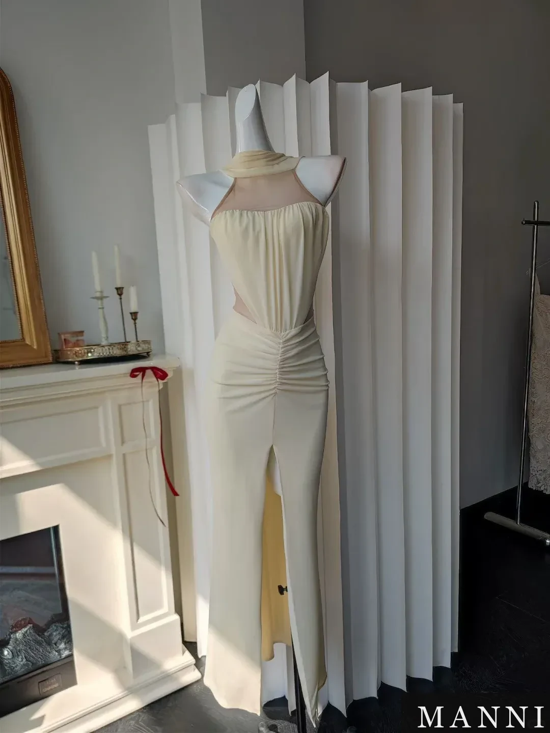 Champagne Satin Slip · M2343