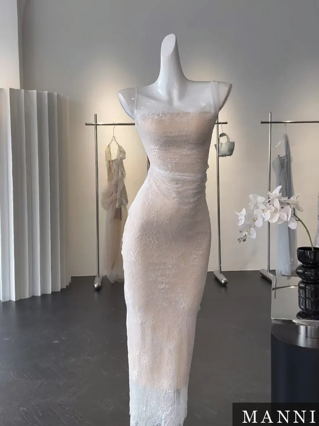 Onyx Bead Slip Gown · M6304