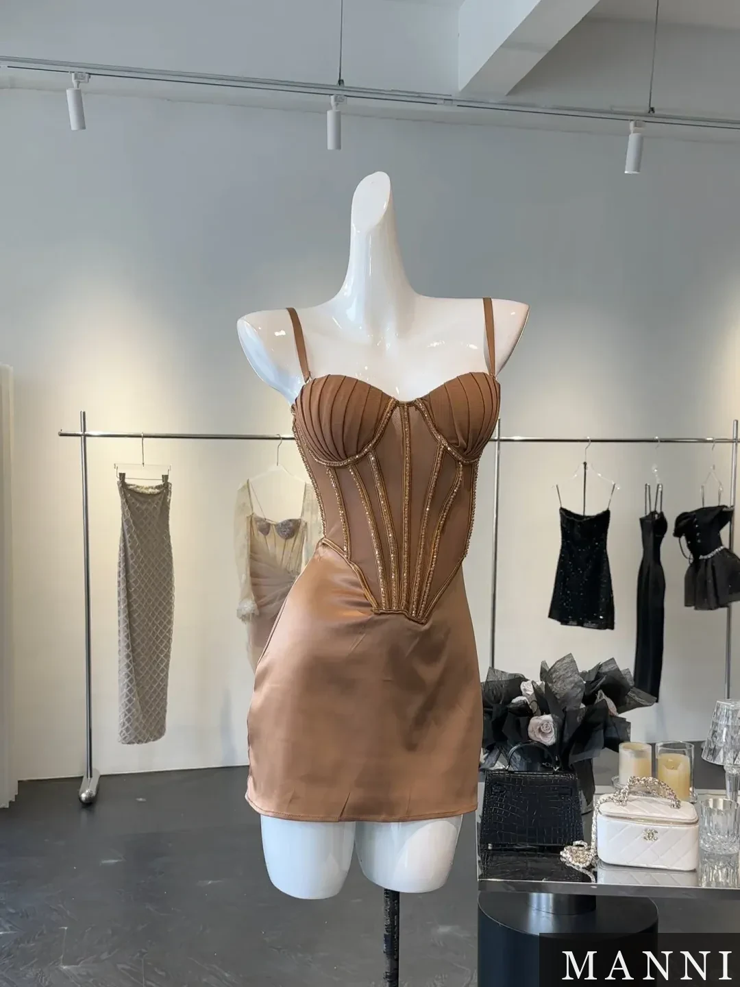 Knightsbridge Slip Gown · M3320