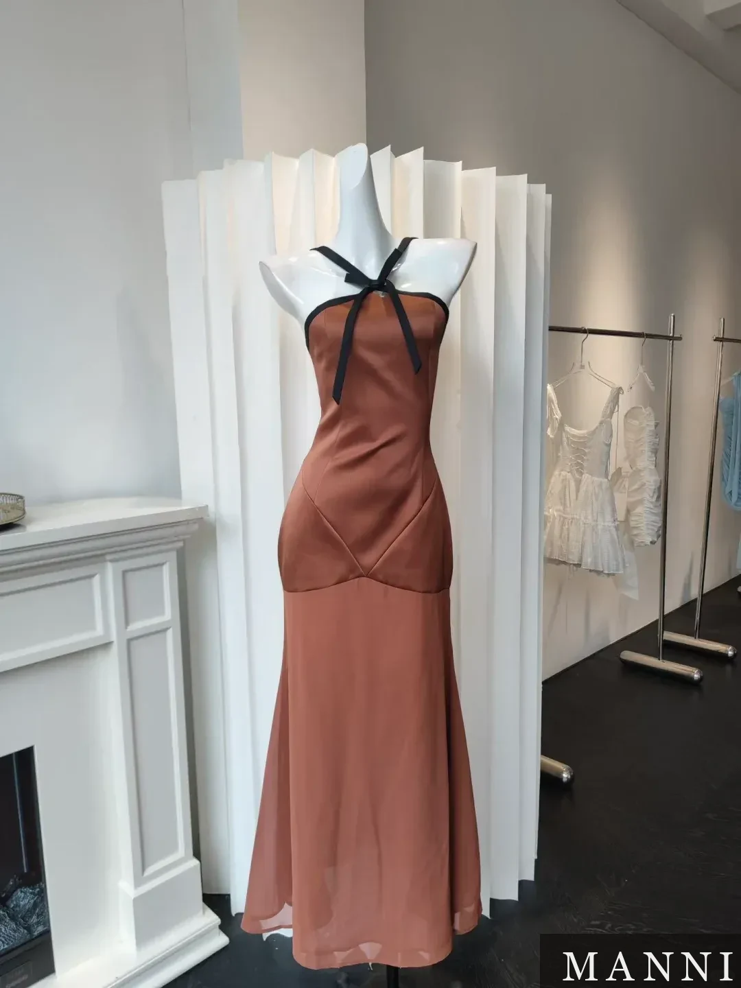 Pearl Choker Sheath · M8802