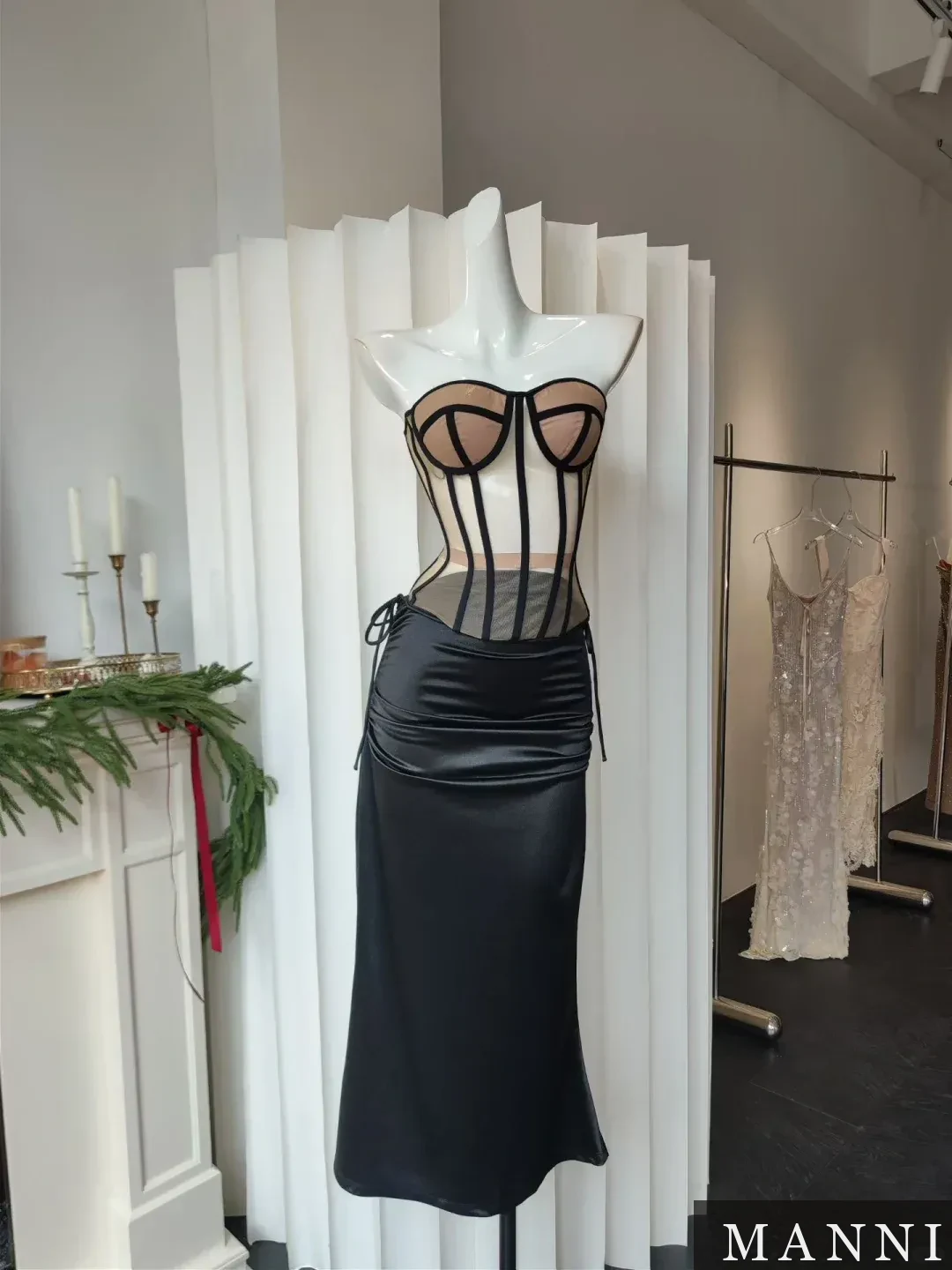 Black Cut-Out Sheath · M2262
