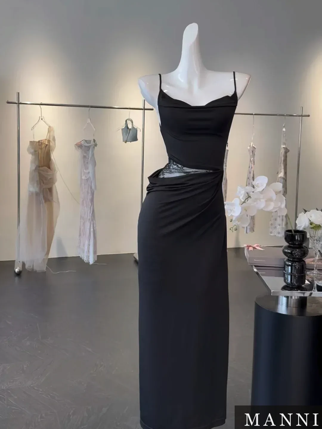 Vintage Hepburn Bow Dress · M2797