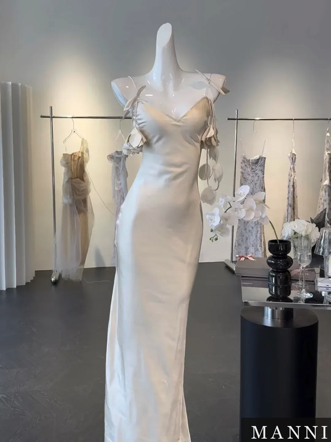 Caramel Halter Maxi · M1481
